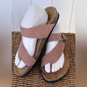 Cliffs by White Mountain Gilda Thong Sandal Crossover Strap & Buckle Size 9W